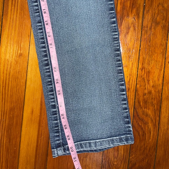 Vintage Low-Rise Colombian Medium Wash Embroidered Straight Leg Jeans - Picture 8 of 16